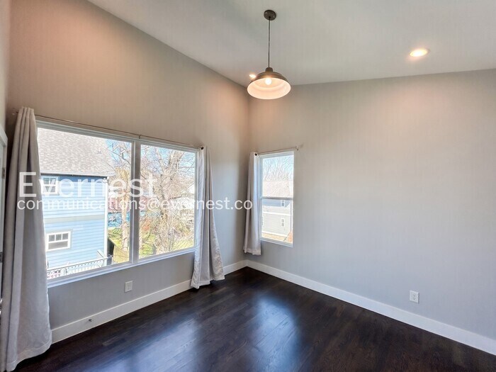 Building Photo - 915 Delmas Ave