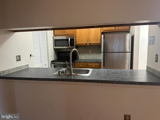 Building Photo - 113 The Woods