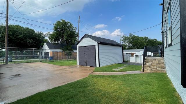 Building Photo - 2931 Ivandell Ave