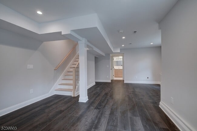 Building Photo - 59 Forest St