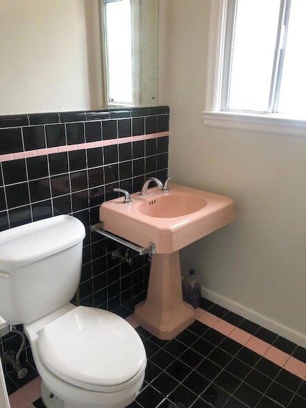 Building Photo - 130 El Bonito Way