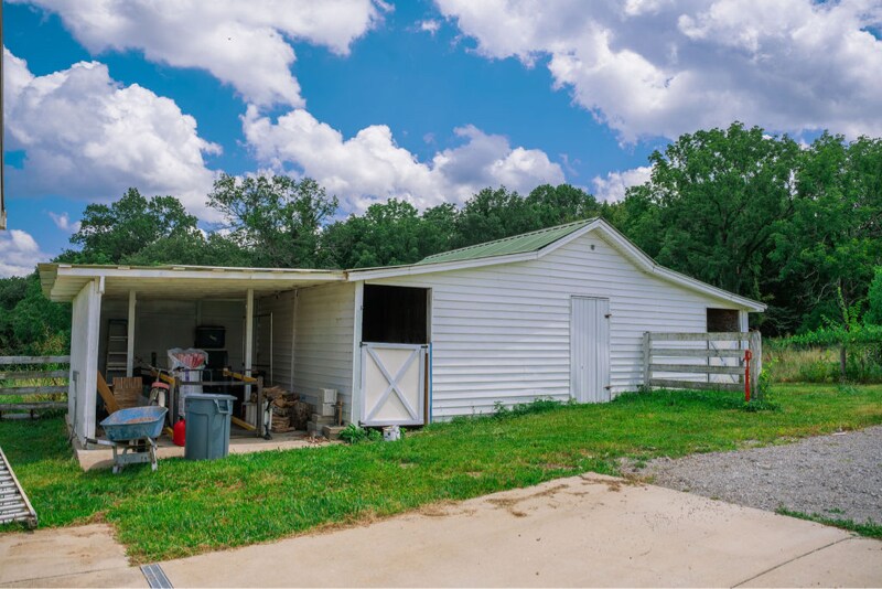 Building Photo - 1503 Cornersville Hwy