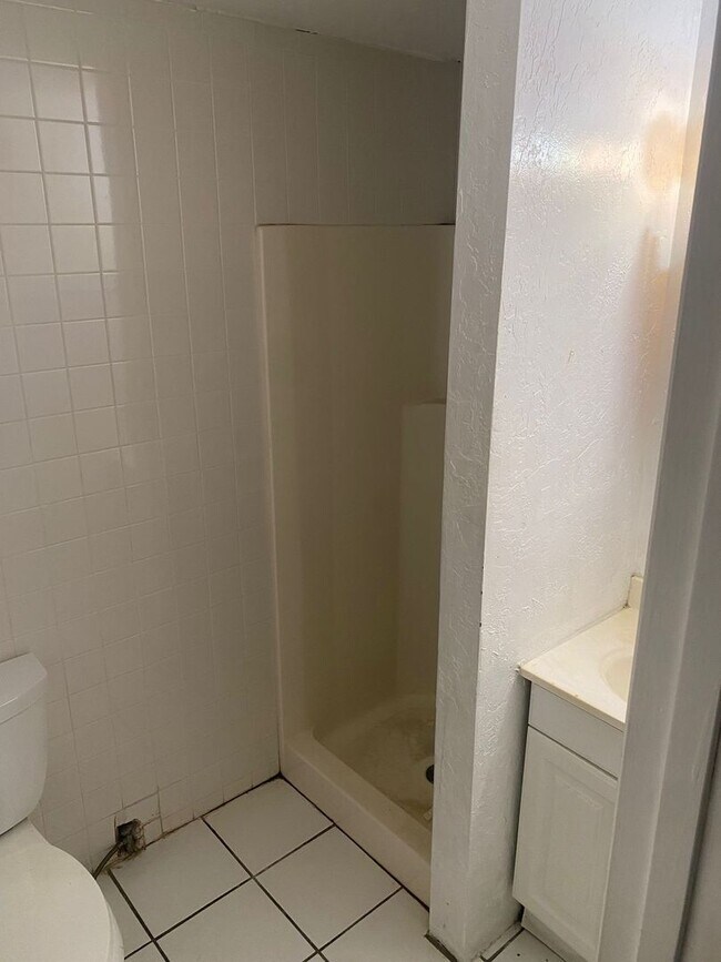 Building Photo - 830 65th Ave S