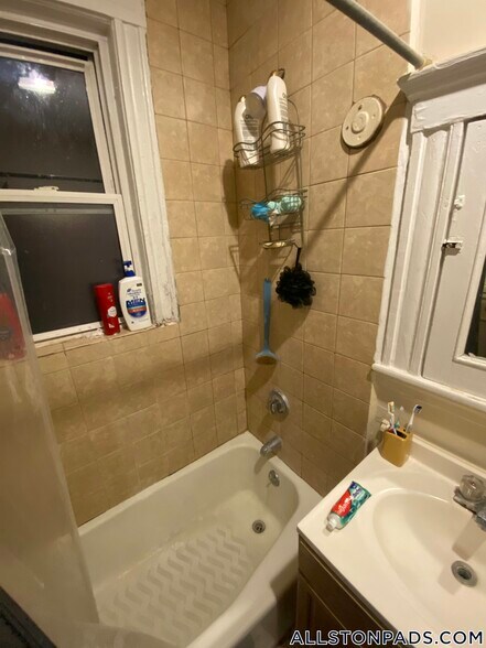 Building Photo - 5 Harvard Ter