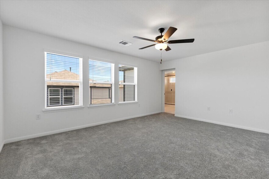 Building Photo - 15600 Nola Ct