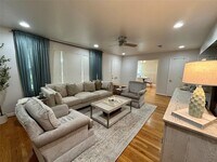 Building Photo - 9914 Larston St