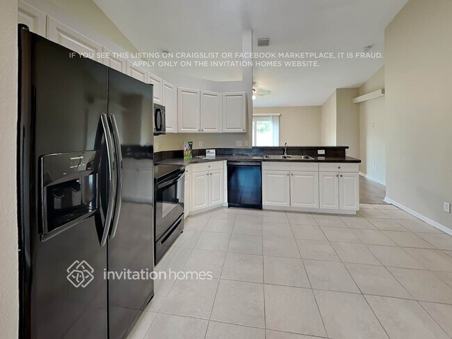 Building Photo - 5816 33rd Dr E