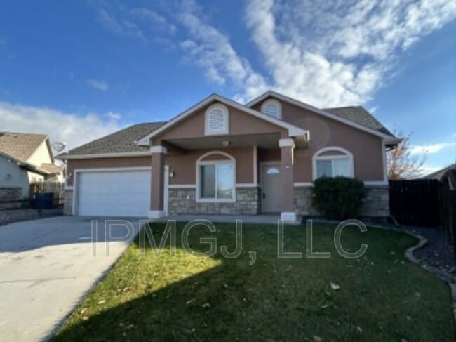 Primary Photo - 3167 Glenn Everet Ct