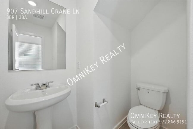 Building Photo - 907 Sandhill Crane Ln