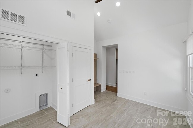Building Photo - 1838 Merriman Ave