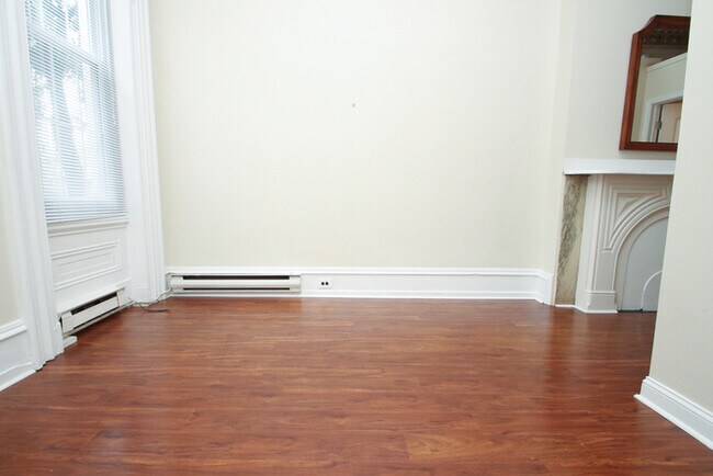 Building Photo - 849 N 5th St