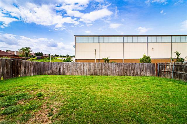 Building Photo - 2028 Sunny Side Dr