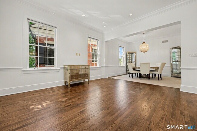 Building Photo - 16 Elmwood Drive