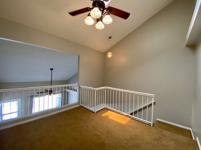 Building Photo - 2 BEDROOM APARTMENT DOWNTOWN IN ST. GEORGE