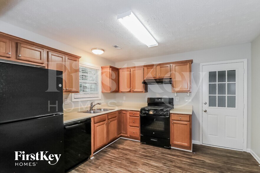 Building Photo - 4665 Jamerson Forest Pkwy