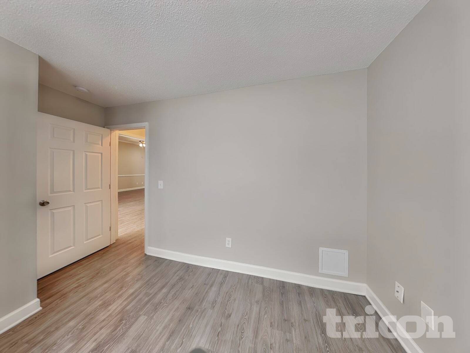 Building Photo - 2 Abbey Rd