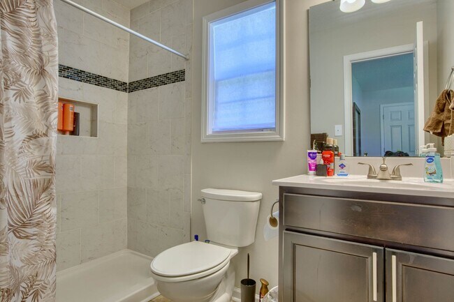 Building Photo - 600 Calabash Dr