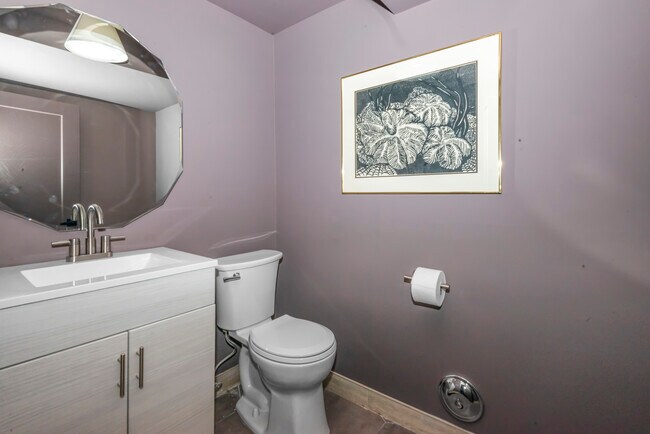 Building Photo - MCM Ranch : Modern 5BR Near Henry Ford & McLaren