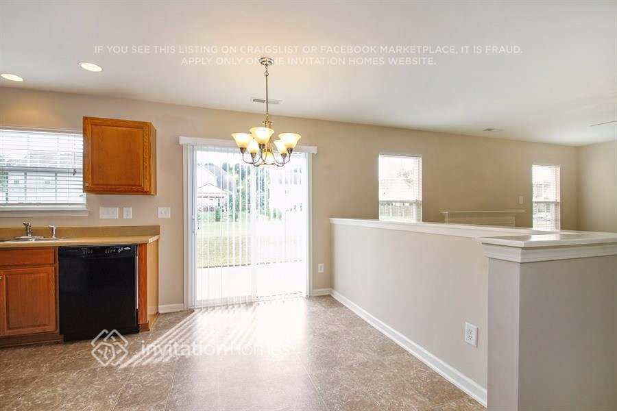Building Photo - 2013 Kingstree Dr