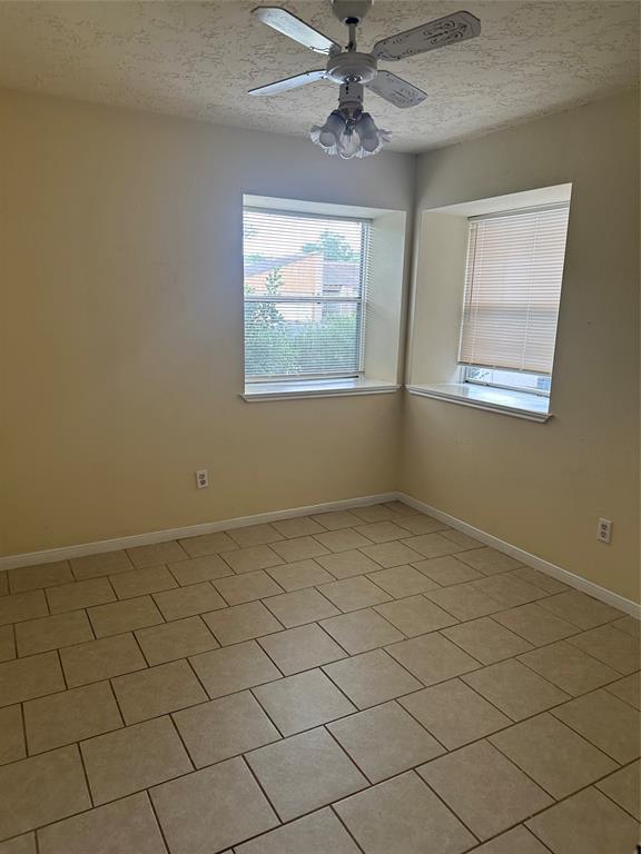 Building Photo - 6311 Clayridge Dr