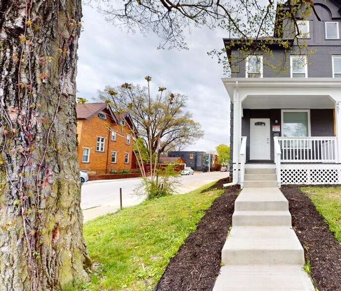 Primary Photo - 449 Wilson Ave