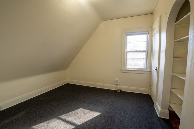 Building Photo - 2572 N 66th St