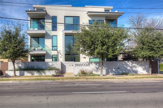 Building Photo - 3923 Cole Ave