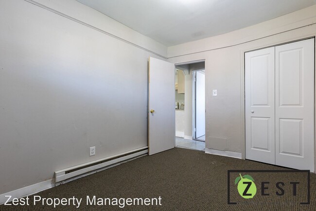 Building Photo - 1 br, 1 bath Apartment - 14825 Joy Rd 1482...