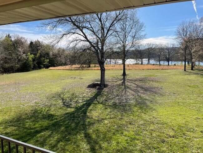 Building Photo - 134 Lake Village Ln