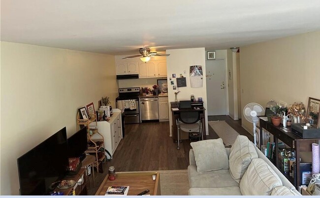 Building Photo - 401 Bellevue Ave