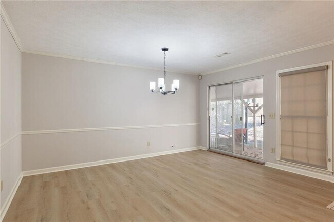 Building Photo - 390 Tidwell Rd