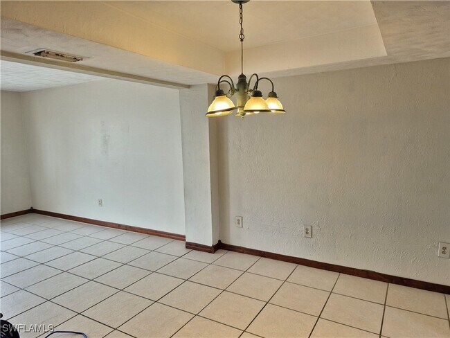 Building Photo - 4907 Catalina Dr