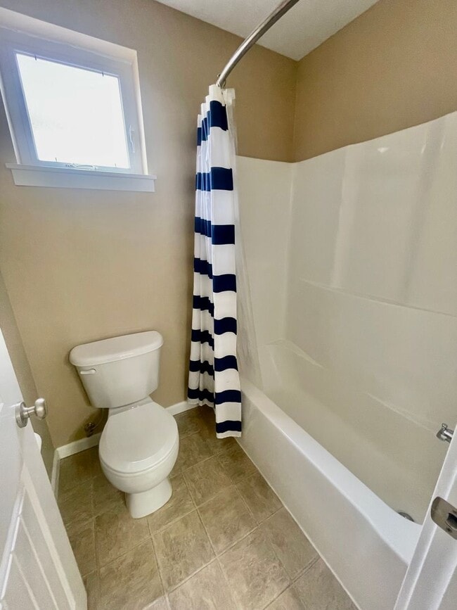 Building Photo - Well Appointed, Open Floor Plan 3-bedroom, 2.5-bathroom home in Beaverton