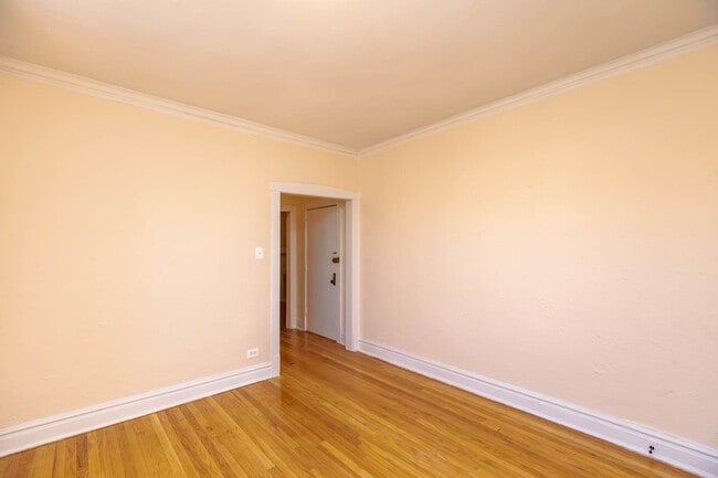 Building Photo - 4823 N Springfield Ave