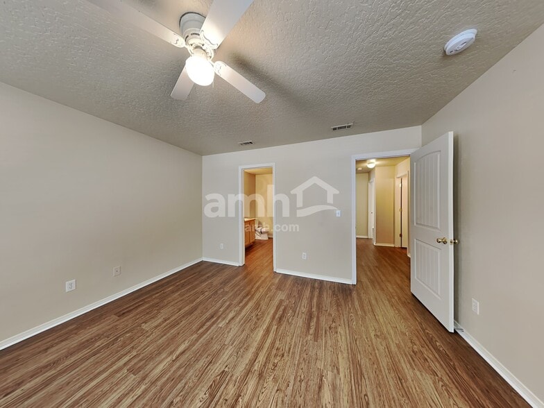 Building Photo - 9517 W Shelborne Dr