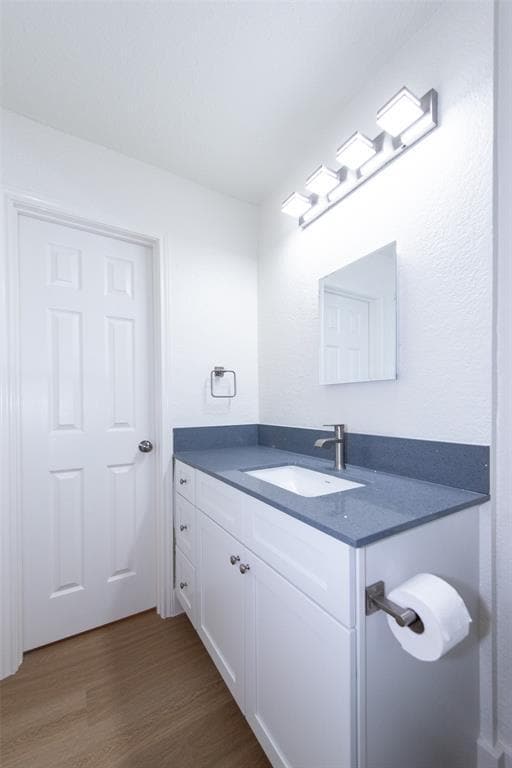 Building Photo - 2704 Catalina Dr