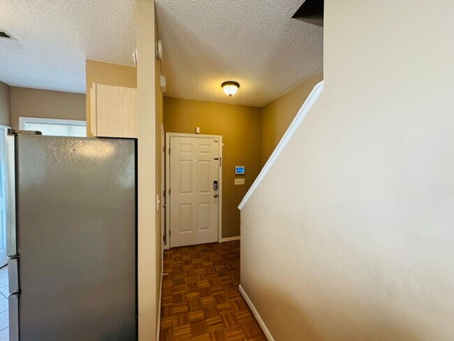 Building Photo - 2027 Turtle Point Dr