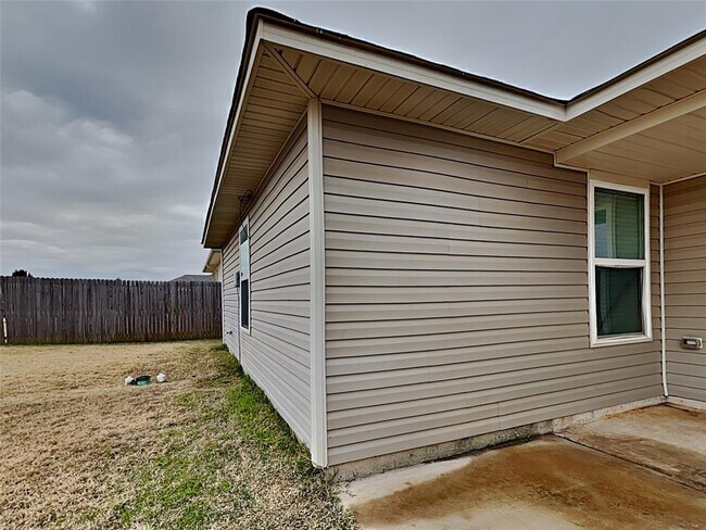 Building Photo - 2816 Sun Berry Way