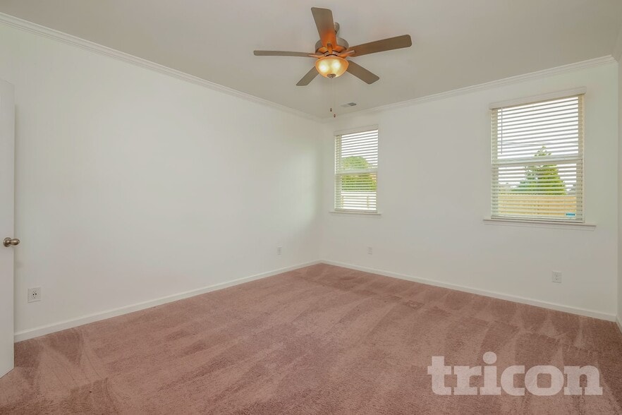 Building Photo - 305 Fairmont Ave