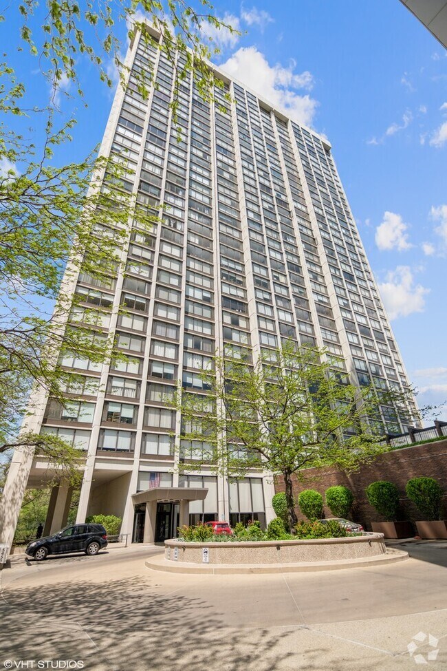 Building Photo - 5455 N Sheridan Rd