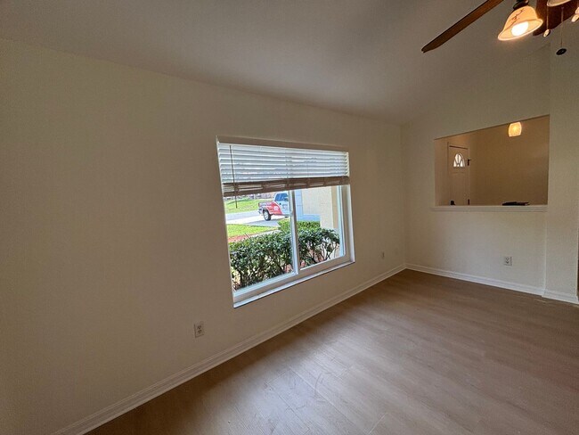 Building Photo - Emerald Point - Southwest Ocala | 3/2 1577 sqft