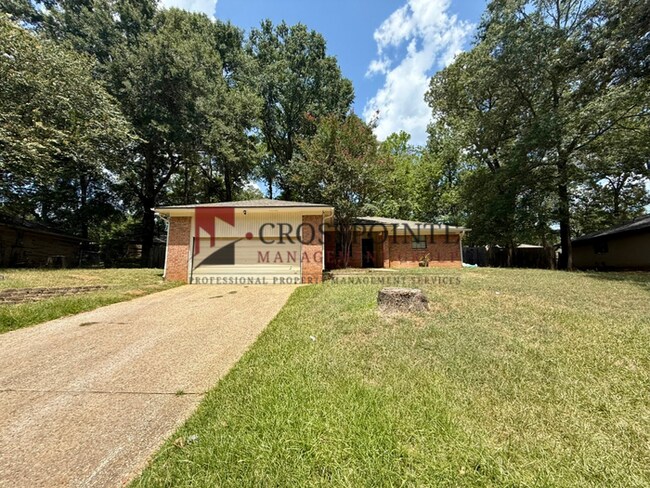 Building Photo - Tour Today! 3 Bedroom, 2 Bathroom Home!