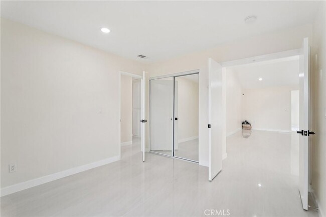 Building Photo - 10121 Eagle Ave