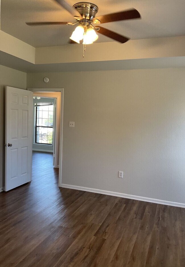 Building Photo - 4208 Shagbark Dr