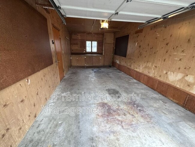 Building Photo - 2607 Glenwood Ln