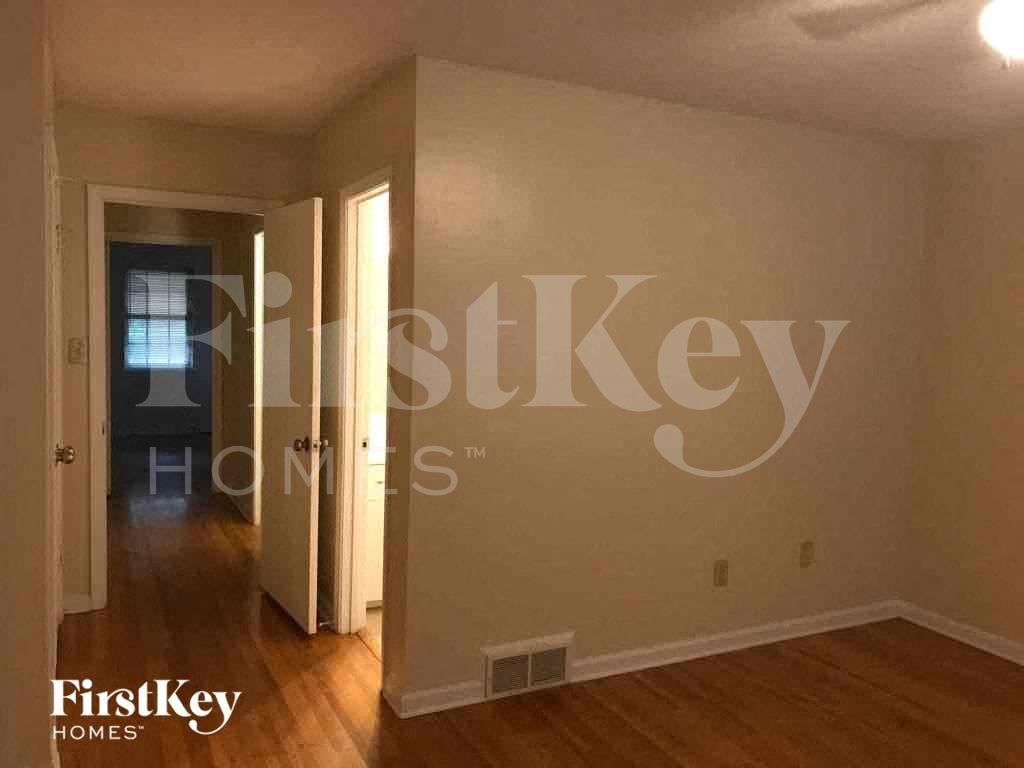 Building Photo - 5712 Fox Bend Ave