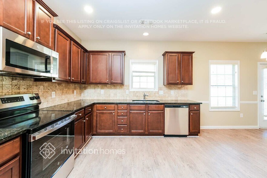 Building Photo - 4377 Gateview Dr SW