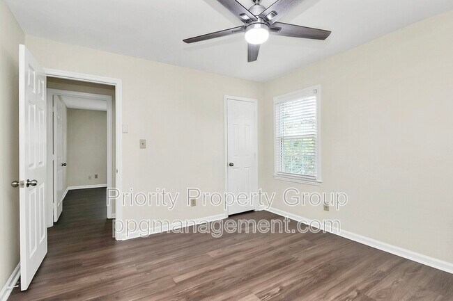 Building Photo - 11323 Harrowfield Rd