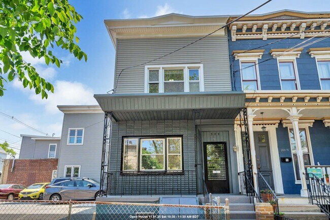 Primary Photo - 322 Webster Ave