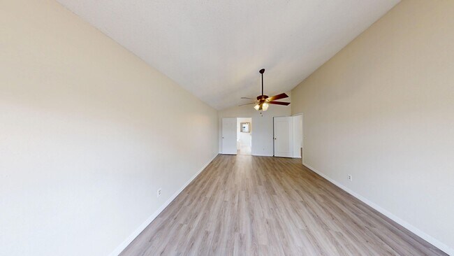Building Photo - Beautiful 3 Bed/2 Bath Single Family Home ...
